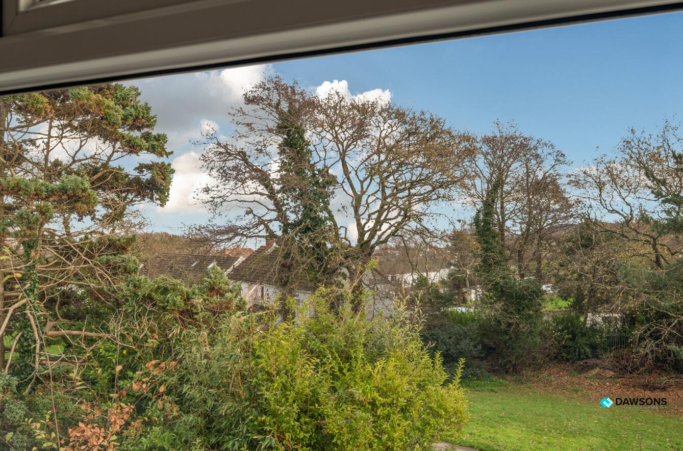 Broad Parks, West Cross, Swansea, SA3 5NZ